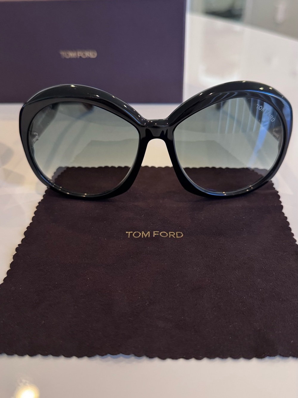 Annabelle Black Oversized Round Sunglasses with Gray Gradient Lenses